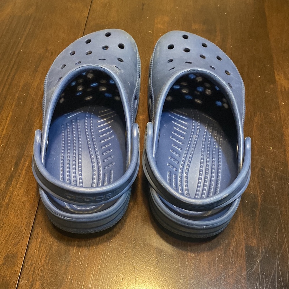 Used Crocs - Picture 2 of 3